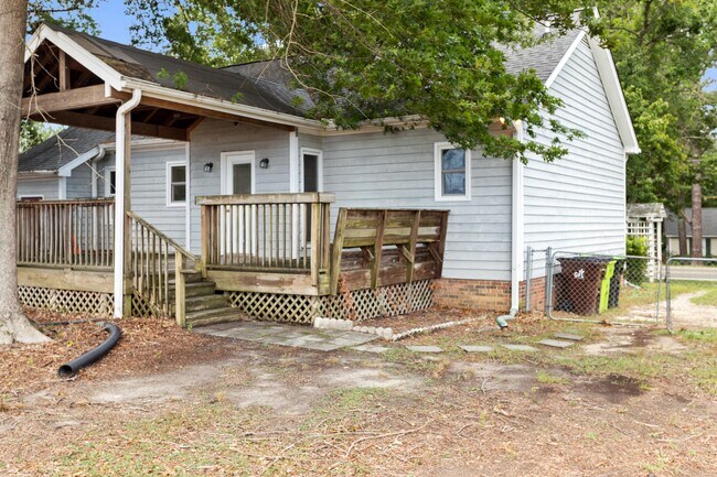 Building Photo - 918 Old Zebulon Rd