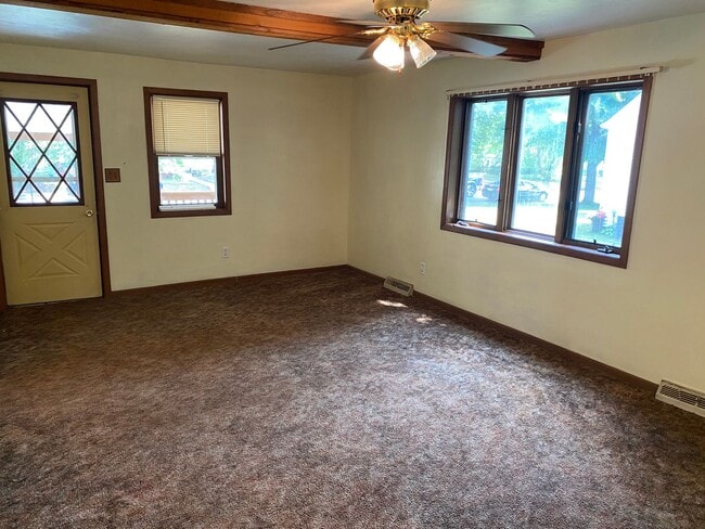 Building Photo - 3 Bed 1 Bath Single Family Home in Merrill