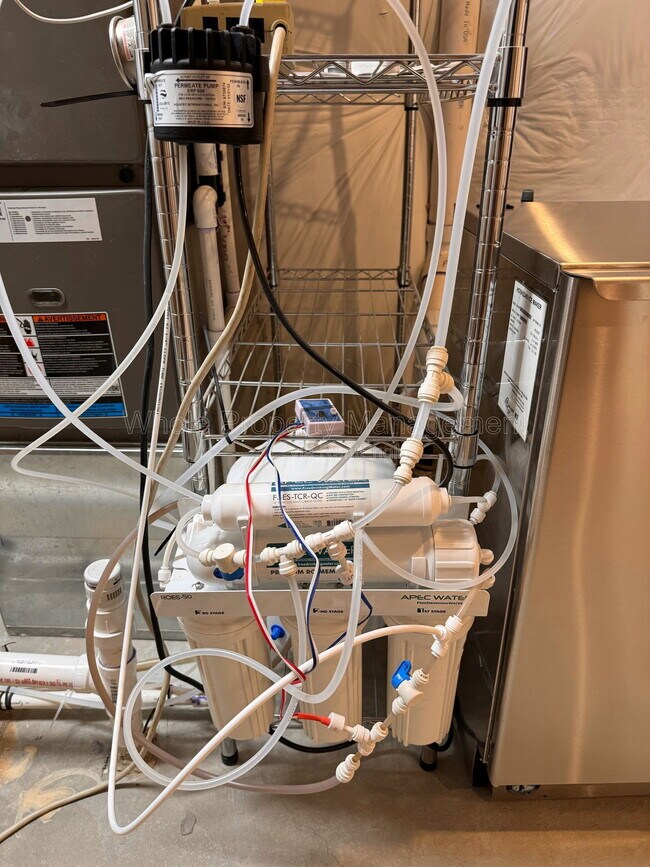 Building Photo - 6771 Larsh Dr