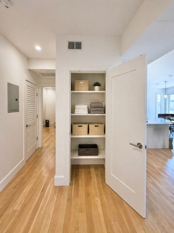 Building Photo - 283 Old Colony Ave