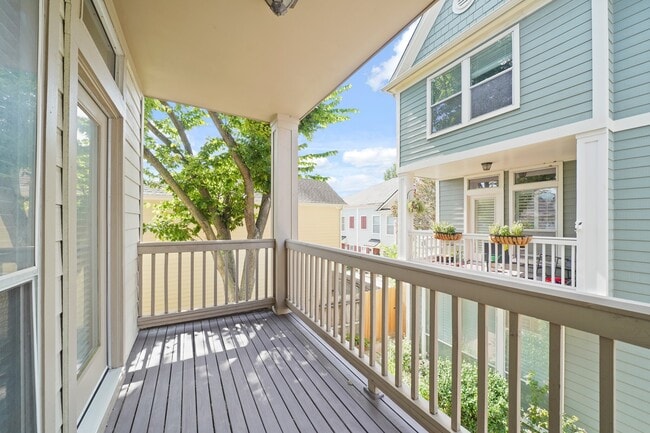 Building Photo - 1413 W 26th St