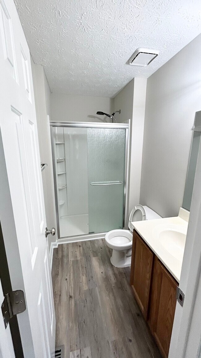 full bath #1 - 8018 Brightlight Pl