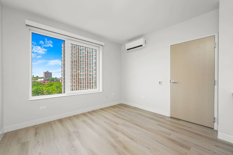 Building Photo - 1129 W Erie St