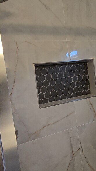 Building Photo - 2075 E Appleton St