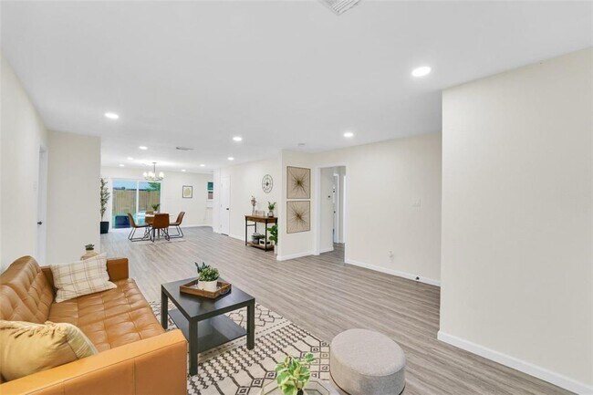 Building Photo - 9714 Blankenship Dr