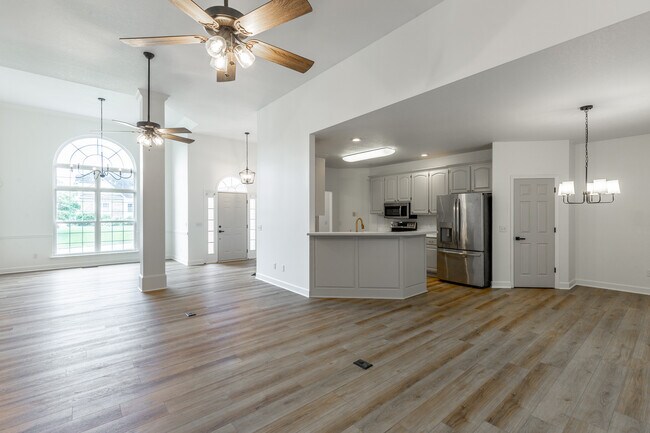 Building Photo - 7782 Prince Dr