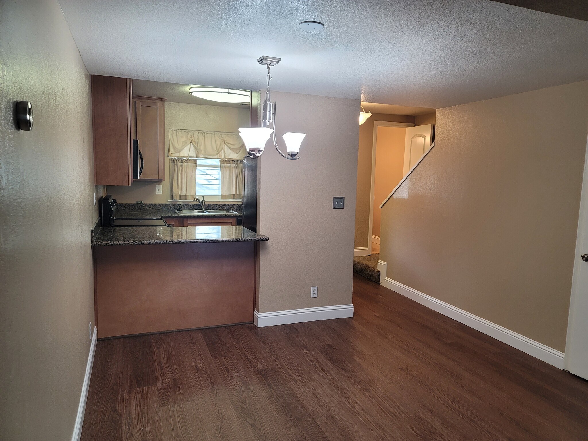 Building Photo - 788 Center Ave