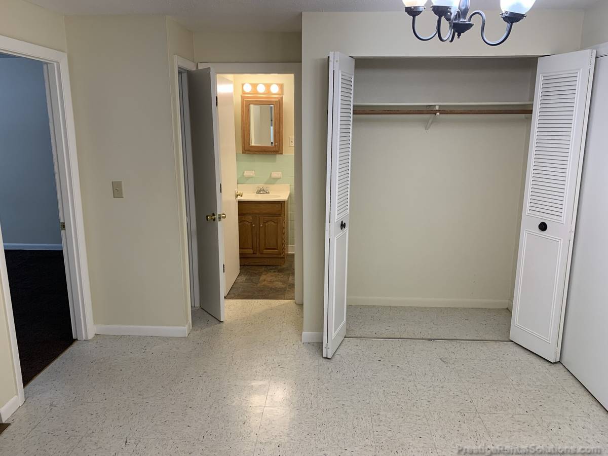 Building Photo - 39 Dinan Dr