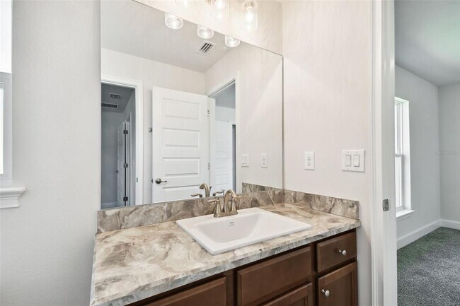 Building Photo - 360 Cimarron Ct