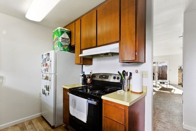 Building Photo - 2 Bedroom 2 Bedroom Home in East Davis with solar