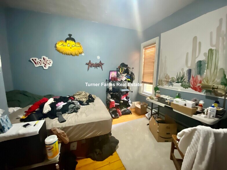 Building Photo - 44 Delle Ave