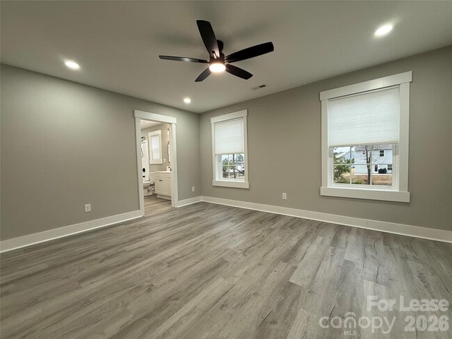 Building Photo - 20 Ridgecrest Ave