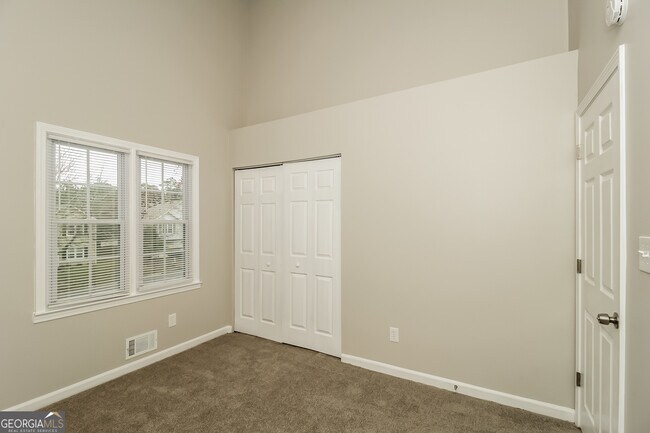 Building Photo - 2079 Winsburg Dr