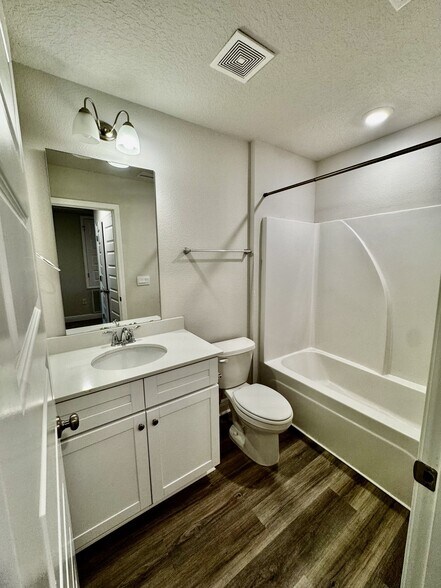 Building Photo - 5673 Stellarjay St