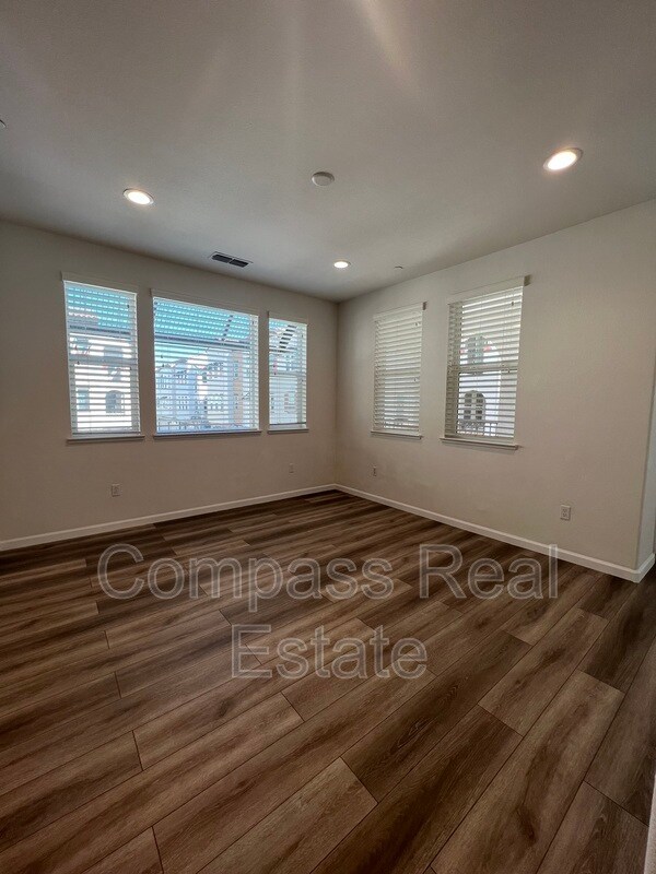 Building Photo - 2730 Viterbo Ct