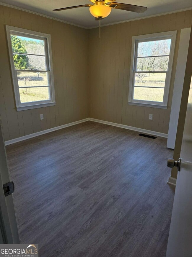 Building Photo - 2101 Hwy 81