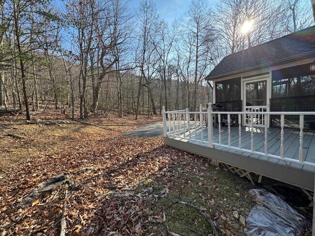 Building Photo - 141 Player Ct