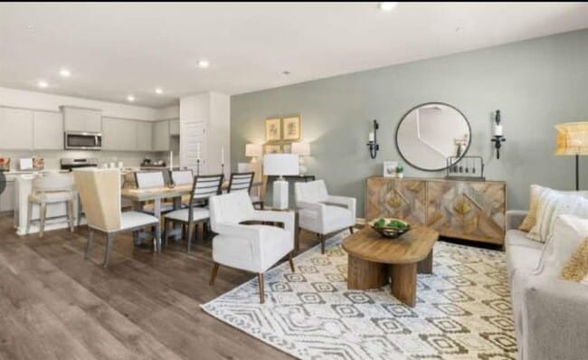 Building Photo - 6741 Leigh St