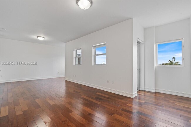 Building Photo - 455 E Palmetto Park Rd