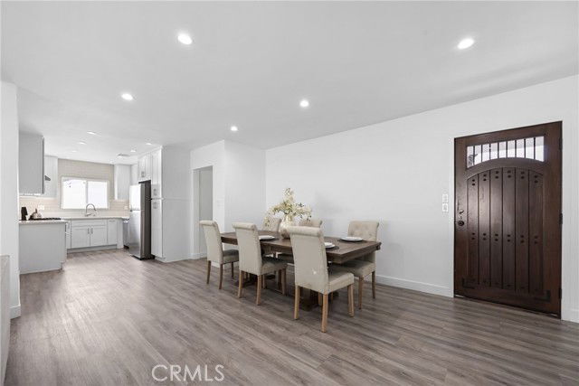 Building Photo - 18015 Collins St