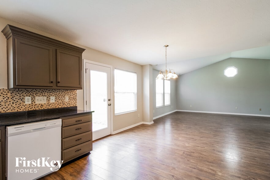 Building Photo - 17 Shady Creek Ln