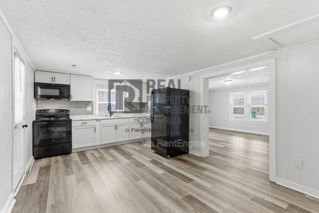 Building Photo - 6548 Old Clarksville Pike