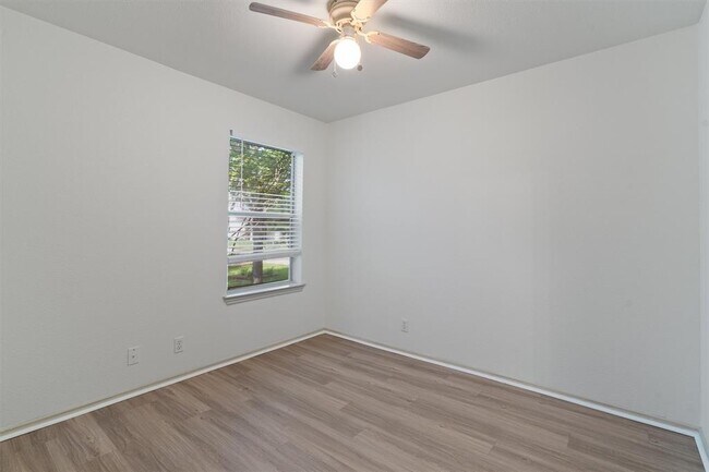 Building Photo - 16225 Hamilton Point Cir