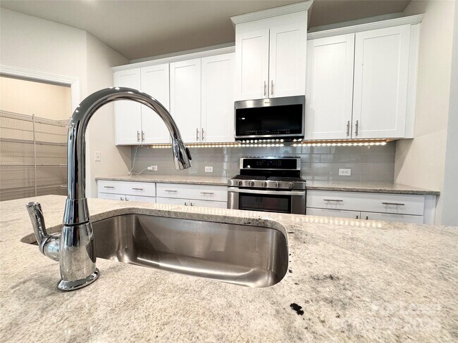Building Photo - 12441 Stoneybrook Pky