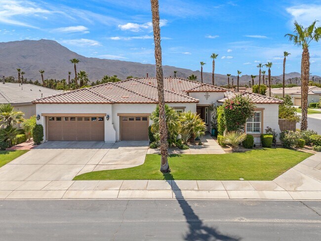 Building Photo - 61185 Soaptree Dr
