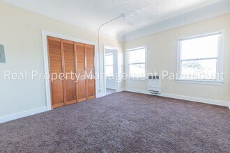 Building Photo - 1628 W 45th St