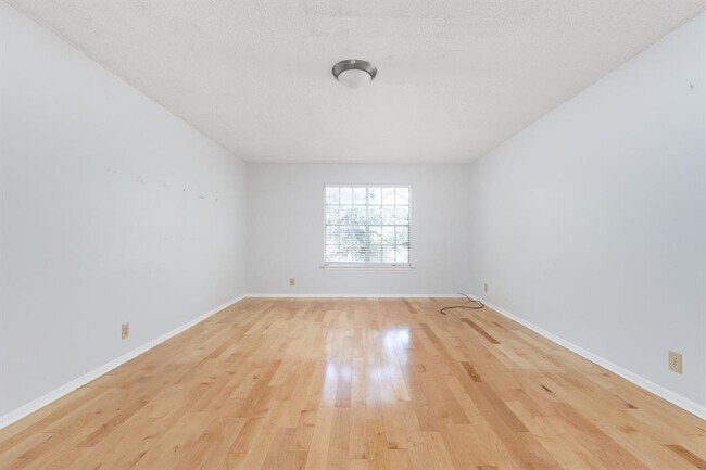 Building Photo - 4007 Edgerock Dr