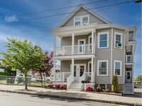 Building Photo - 463-465 Sawyer St