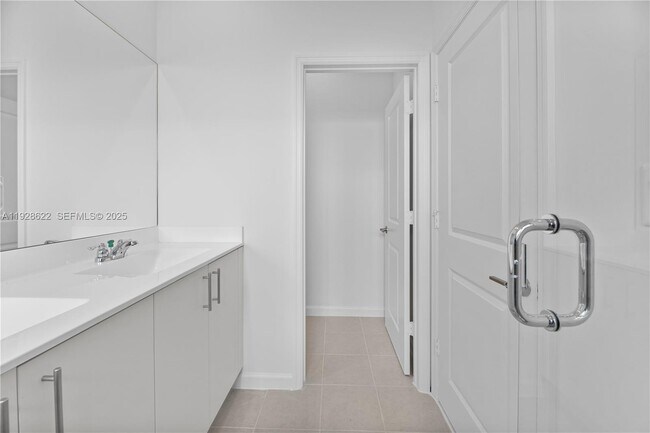 Building Photo - 2498 SE 25th Ct