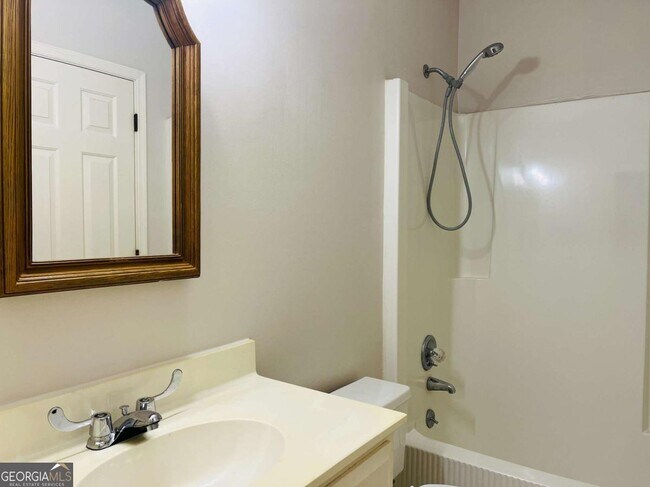 Building Photo - 207 Harwell Ave