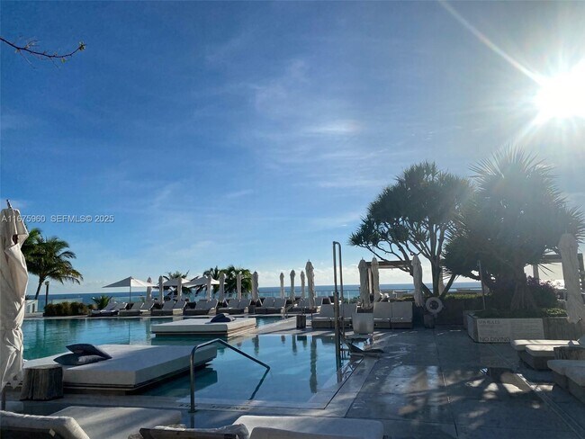 Building Photo - 2301 Collins Ave