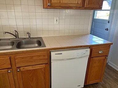 Building Photo - Remodeled 3-bedroom ranch house with HVAC, vinyl windows, garage and large private yard.