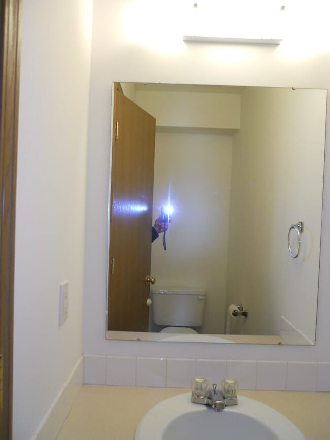 Building Photo - 322 Baker St