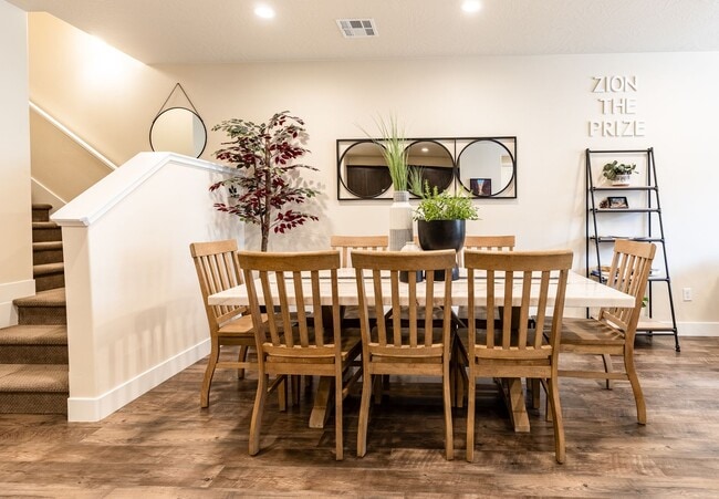 Building Photo - Live Every day Like You're on Vacation!! F...