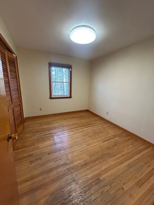 Building Photo - 3 bedroom, 3 bath house located in Park Forest