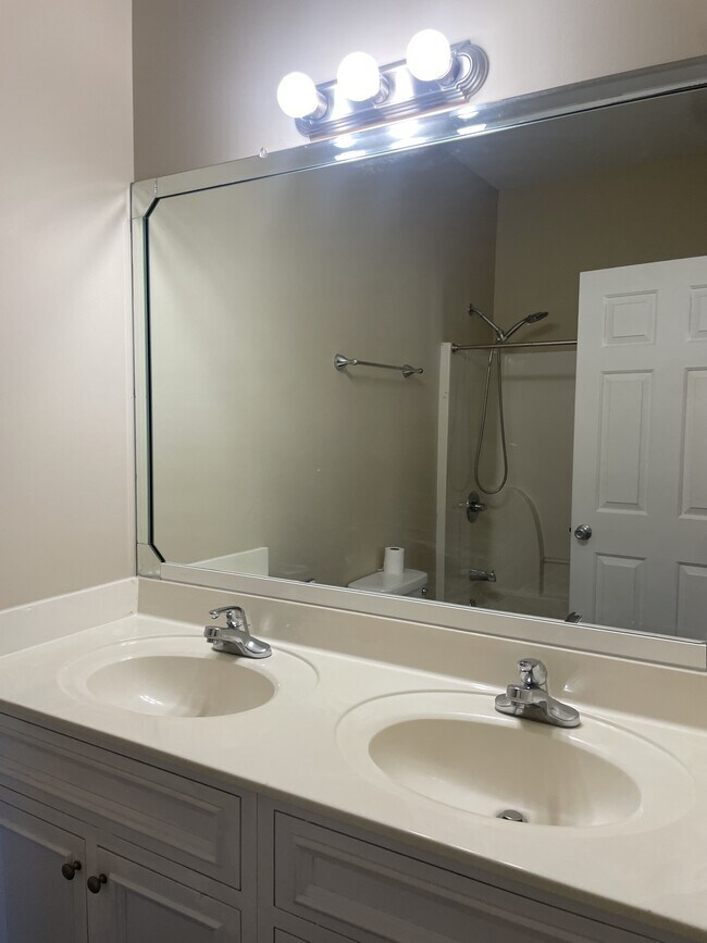 Building Photo - 281 White Water Loop