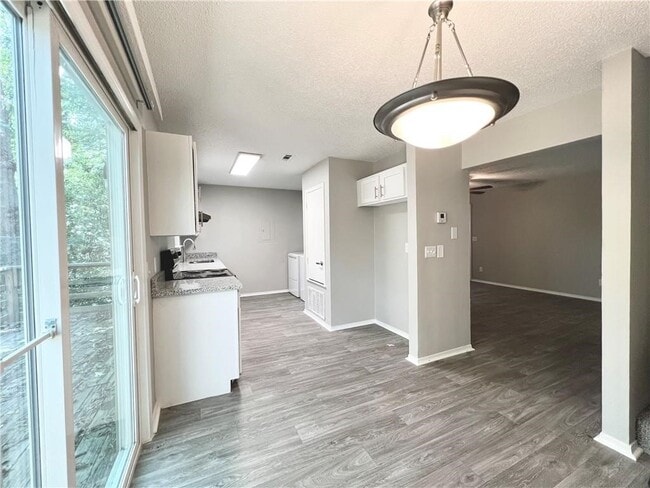 Building Photo - 3250 N Kings Cross