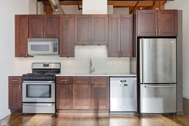 Building Photo - 215 N Aberdeen St