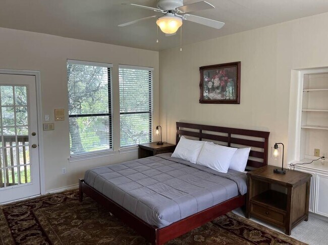 Building Photo - 501 Westbrook Dr