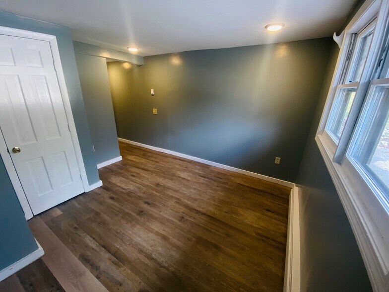 bedroom - 34 Allen Rd