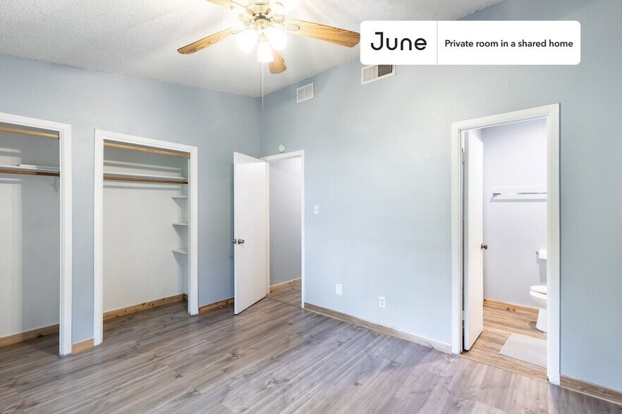 Building Photo - Room in Shared 3 bed/1.5 bath home