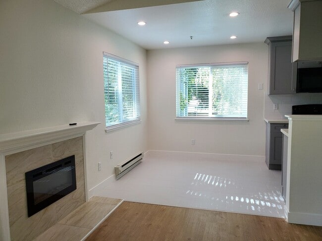 Building Photo - 37426 Parish Cir