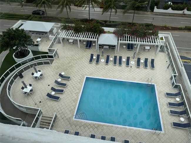 Building Photo - 3015 N Ocean Blvd