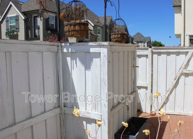 Building Photo - 1096 Provence Village Dr