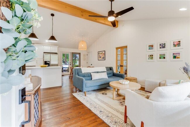 Building Photo - 2357 Cortez Way NE