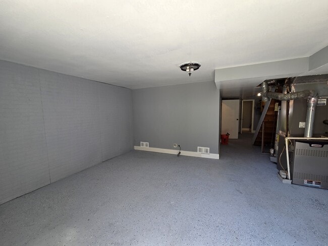 Building Photo - 8044 Mars Pl